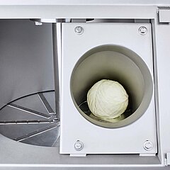Cabbage cutting made easy: with the cabbage cutting machine CAP 68 from KRONEN outstanding cutting results can be achieved thanks to the optimum product infeed.