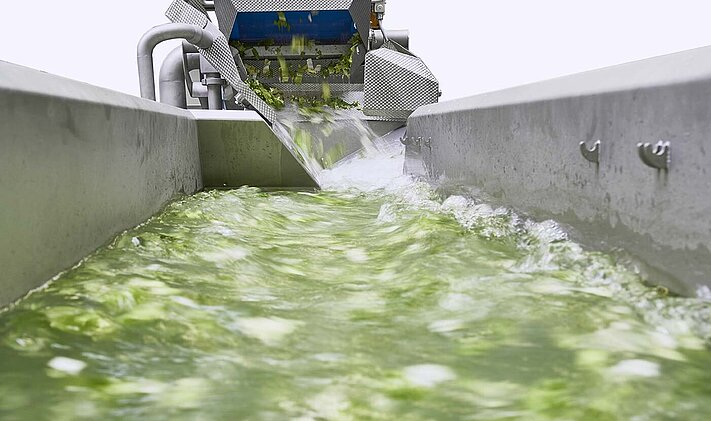 Laveur GEWA XL de KRONEN avec cuve de lavage XL : avec le GEWA XL, le procédé de rotation a été conçu pour la première fois pour un laveur à haut rendement.