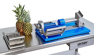 The manual pineapple chunk cutter MPC 100 is a further development of the manual pineapple slicer