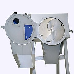 Die Salat- und Gemüseschneidemaschine KSM 100 von KRONEN ist bestens konzipiert für eine einfache Reinigung und Wartung.