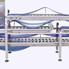 KRONEN Convenience Avocado Line for up to 4,800 pcs/hour: simple, ergonomic operation and fast cleaning (photo: processing table)