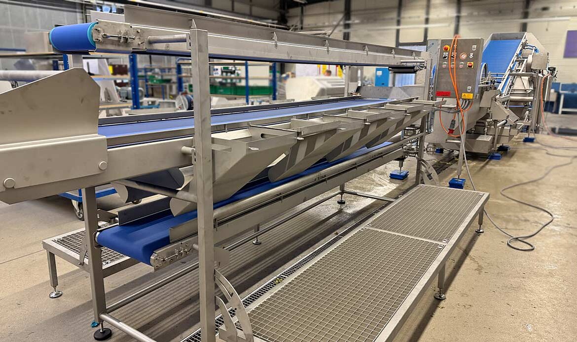 Processing iceberg lettuce at KRONEN customer Kanes UK