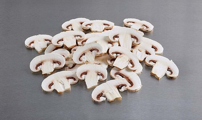 Mushrooms sliced with the Tona V