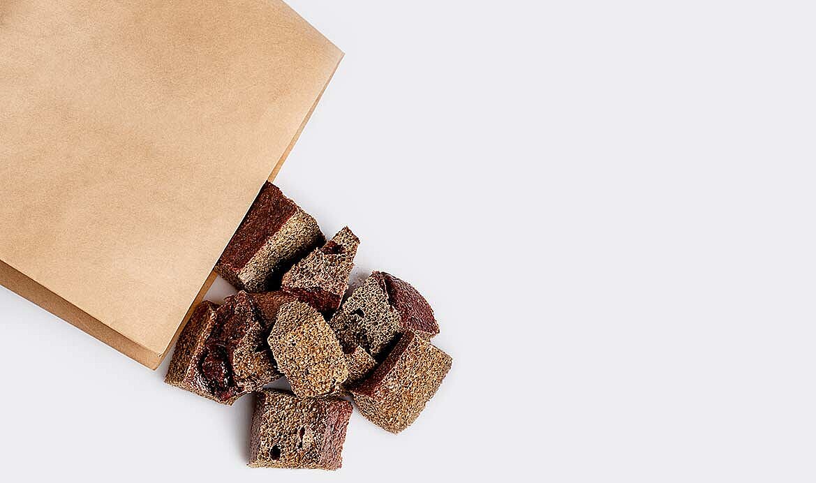 KRONEN cutting machines for pet food: cutting the extruded mass, which is then further processed or packaged into dry or wet food