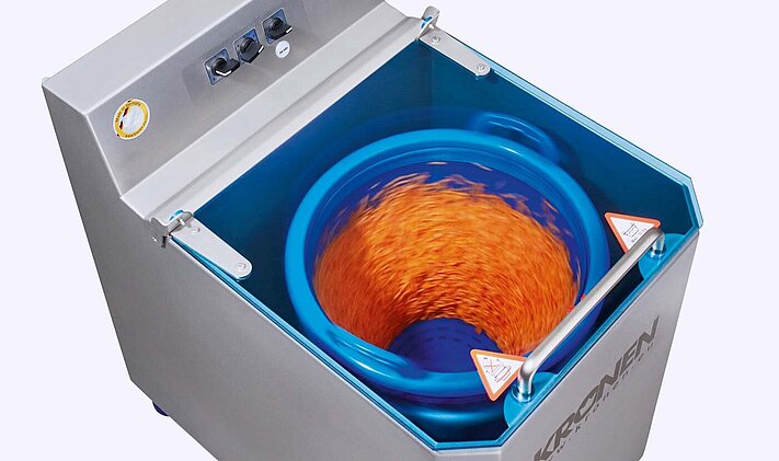 https://www.kronen.eu/fileadmin/_processed_/9/4/csm_KRONEN-vegetable-salad-spin-dryer-spin-dried-carrots_91b1c82797.jpg