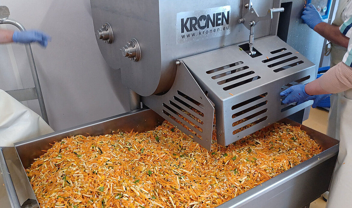 La empresa austriaca Kuttner, cliente de KRONEN, produce nuevos bols saludables de lechugas