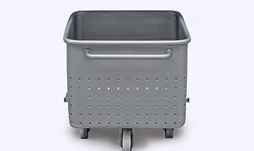 The 200 liter standard trolleywith a perforated tub is insertedinto the DEW 200.