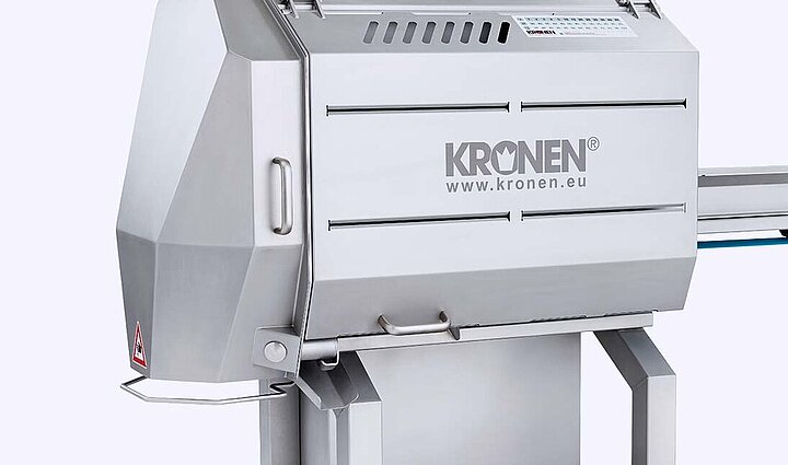 KRONEN food technology: salad processing machines, vegetable processing machines (e.g. carrot processing), fruit processing machines. Meat/fish processing machines, processing machines for vegan products, baked goods processing machines, pet food processing machines